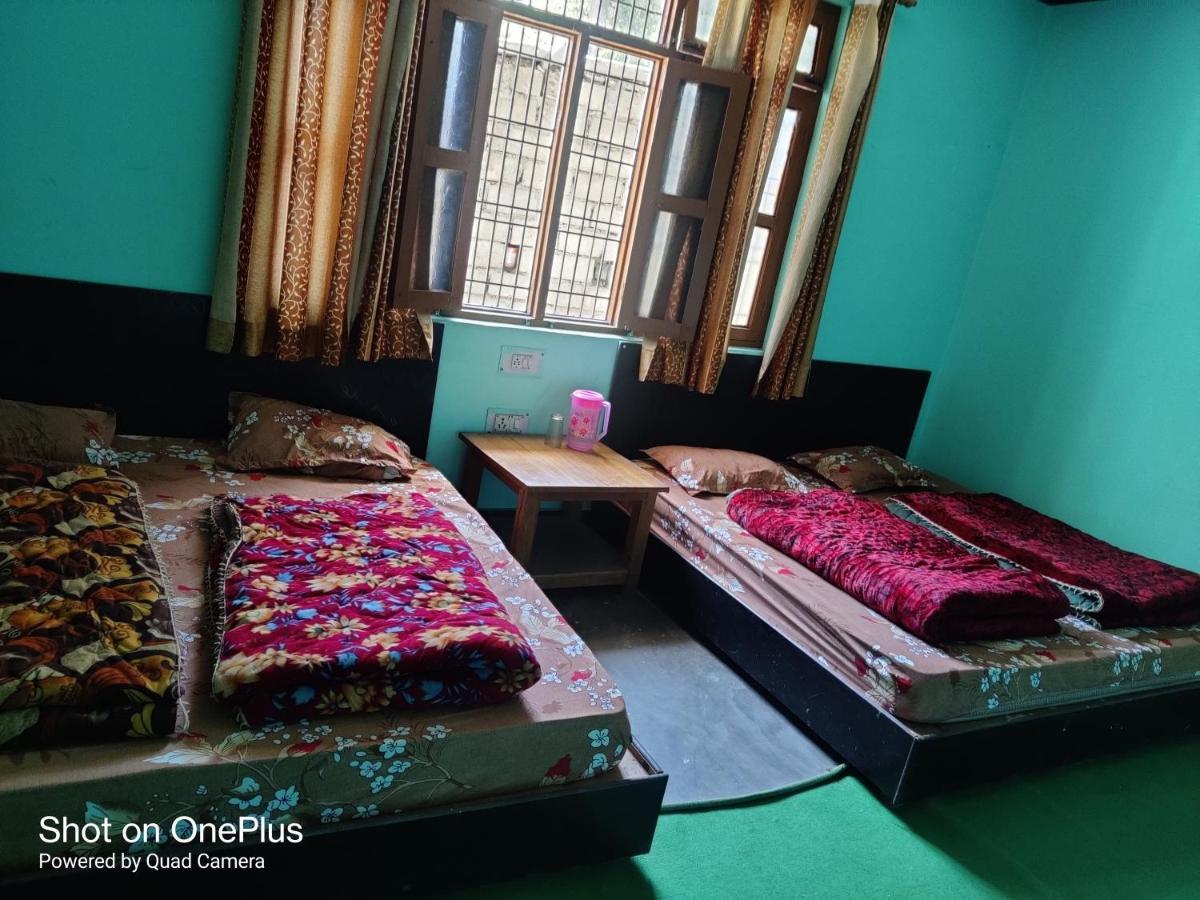 Hari Krishna Guest House Pandukeshwar Buitenkant foto